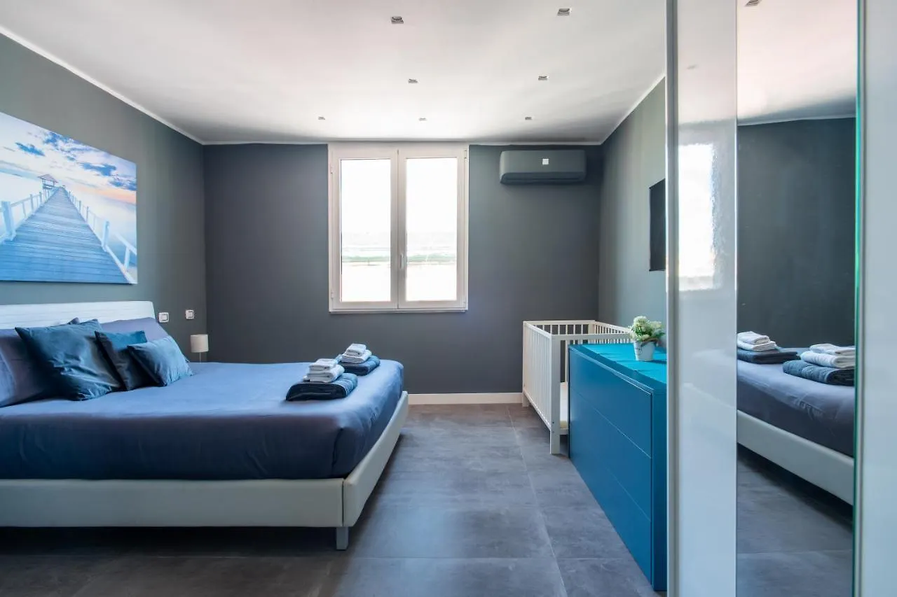 Appartement Attico Con Vista Vesuvio Piazza Garibaldi à Naples