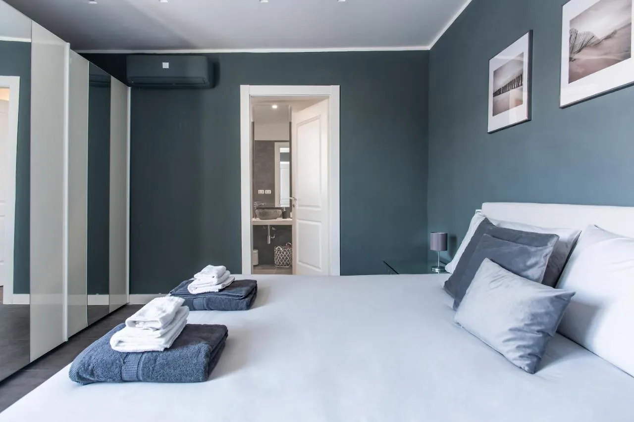 Appartement Attico Con Vista Vesuvio Piazza Garibaldi à Naples