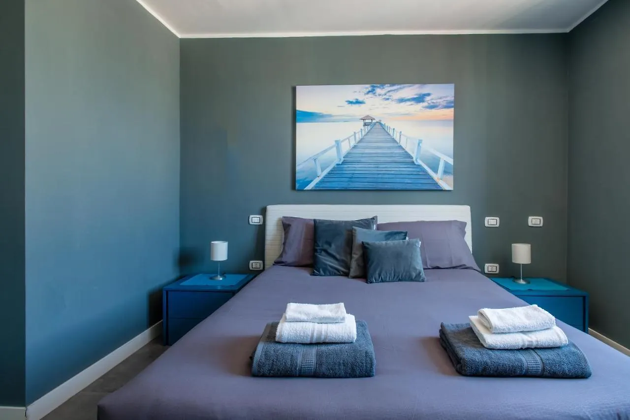 Attico Con Vista Vesuvio Piazza Garibaldi Apartment Naples Italy